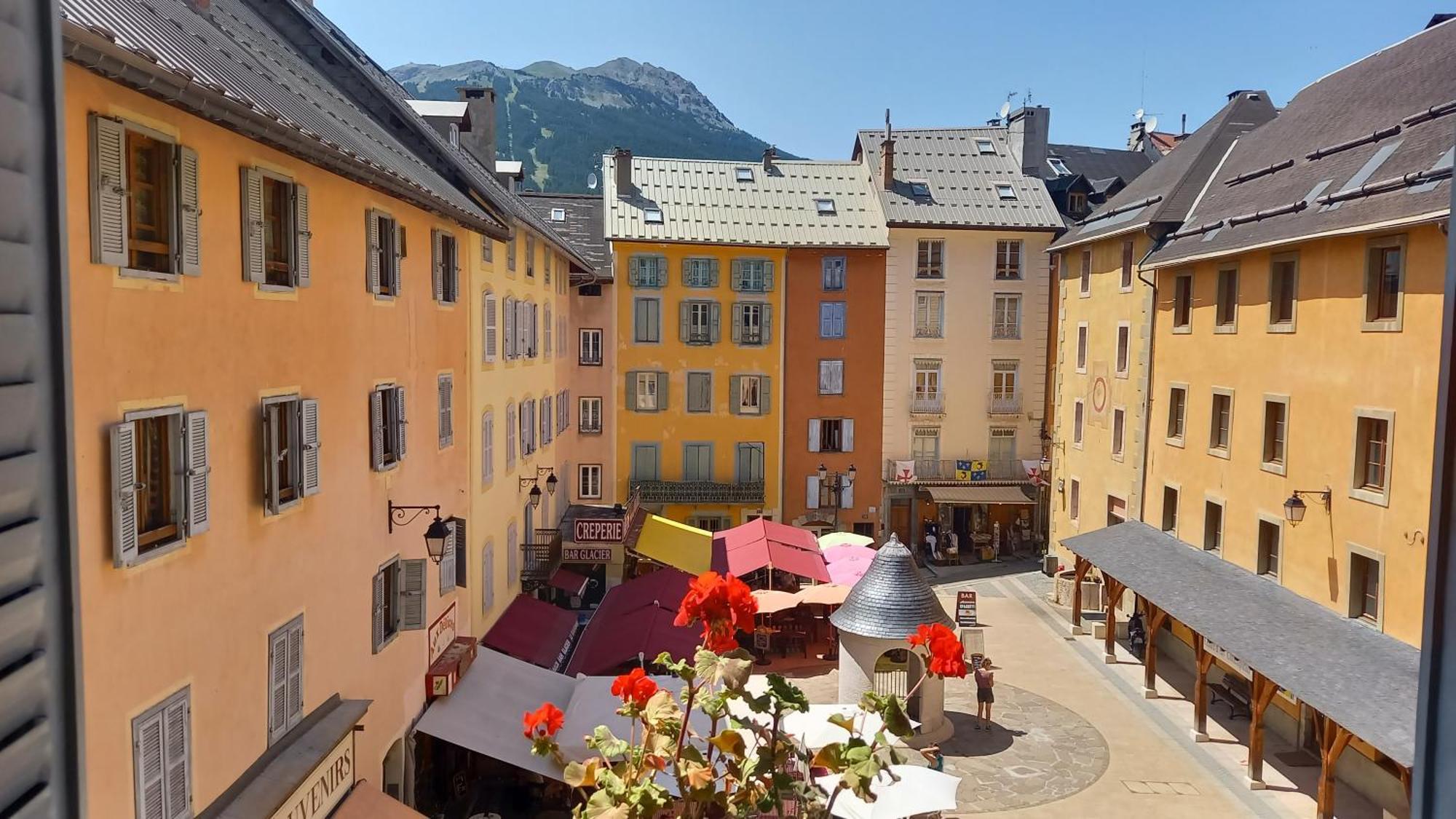 Appartement De Charme Le 1707 Au Coeur De La Cite Vauban Бріансон Екстер'єр фото